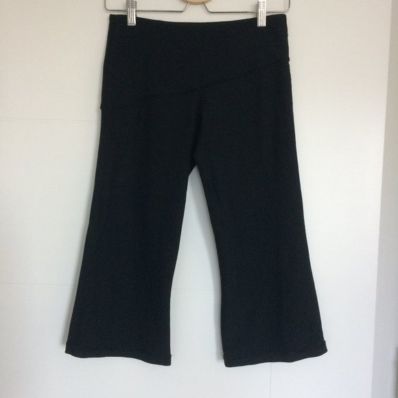 Lululemon Retro Rainbow Crop - Picture 1 of 9